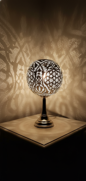 26 Kugel ca. 20 cm mit Fuß Messing versilbert