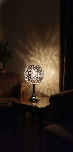 26 Kugel ca. 20 cm mit Fuß - Messing matt